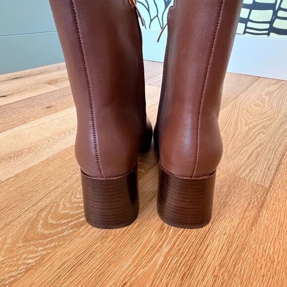 NWOT - Ann Taylor Leather Ankle Bootie with Block Heel - Size 9.5 - Picture 6 of 6